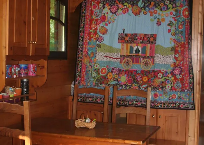 Roulotte De Charme * Bazauges