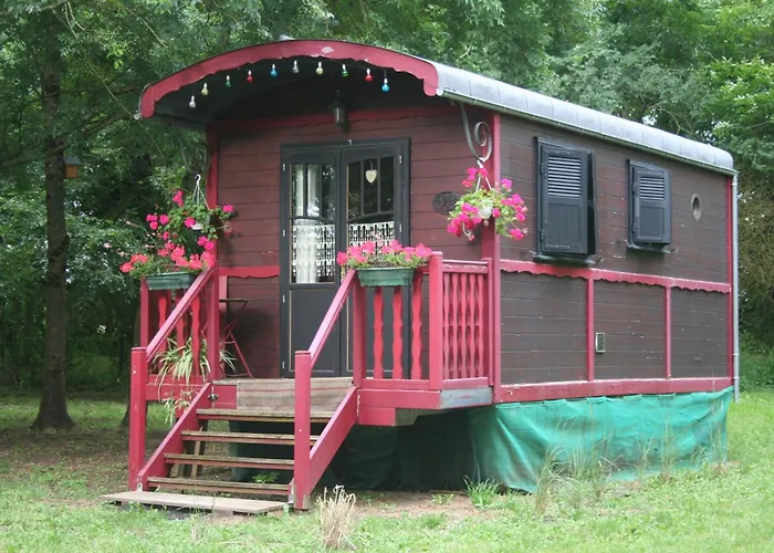 Roulotte De Charme Campismo de Luxo Bazauges